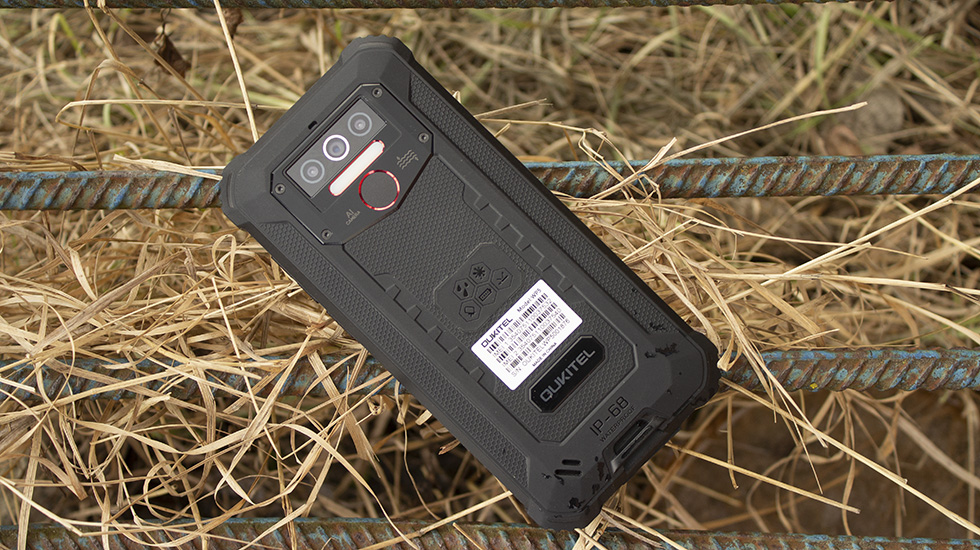 Смартфон Oukitel WP5 с защитой от воды.