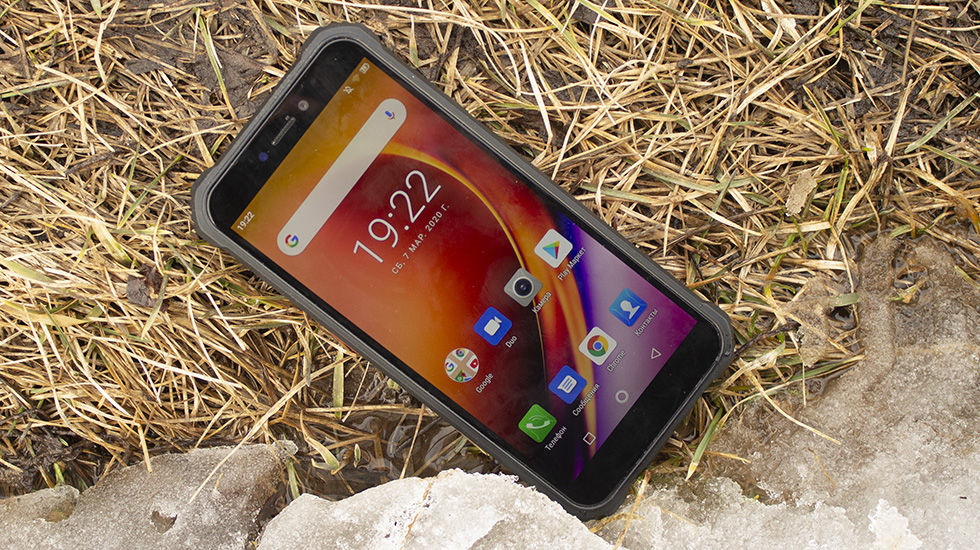 Смартфон Oukitel WP5 с защитой от воды.