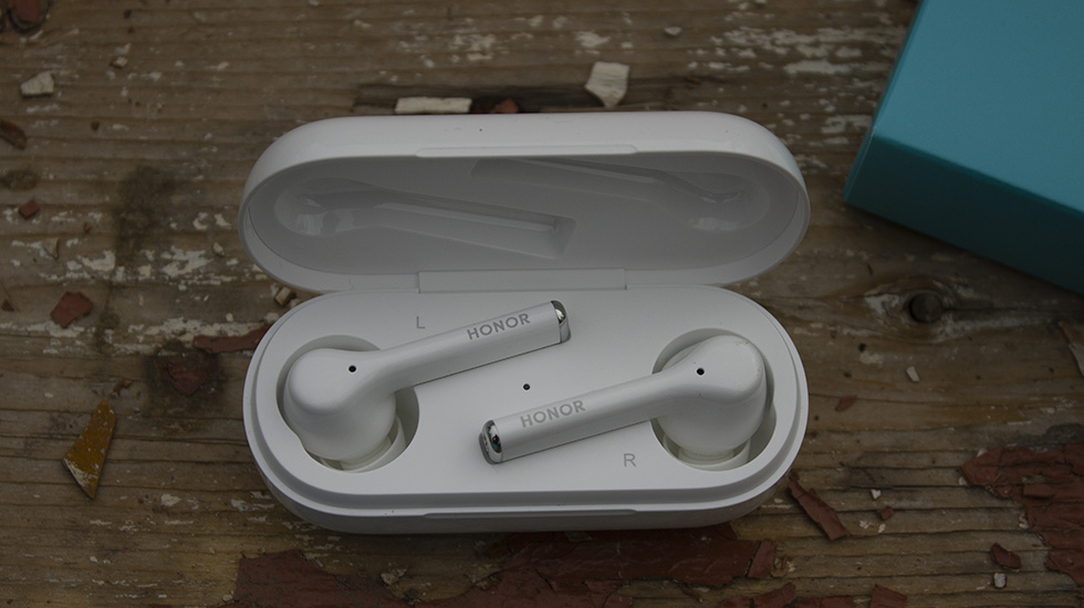Беспроводные наушники Honor Magic EarBuds Wireless в коробке