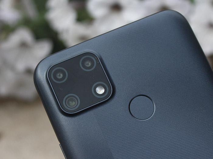 смартфон Realme C25