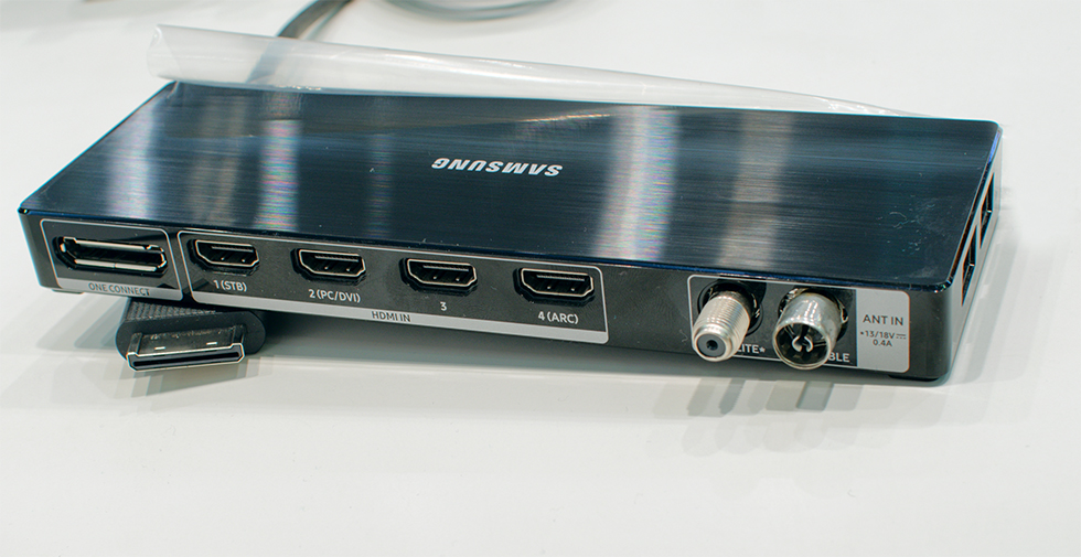 Samsung one connect box. One connect mini samsung. Samsung tv ue55 7000. Samsung one connect soc1001n. модуль one connect samsung qled.