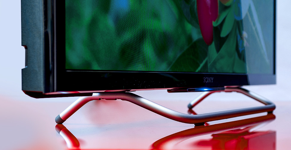 Подставка Sony KDL-32W705C - компактная, в меру стильная и надежная 