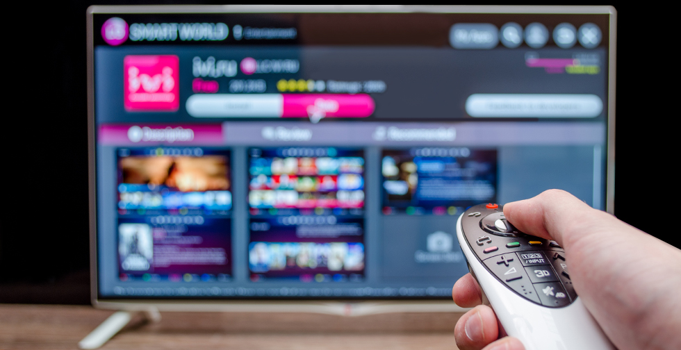 Smart TV на LG 40UB800V - устаревшая версия, зато почти не тормозит