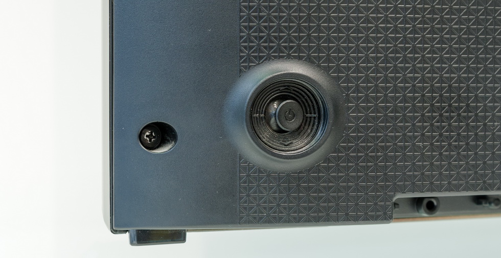 Джойстик на Samsung UE32J5500, которым можно управлять телевизором.