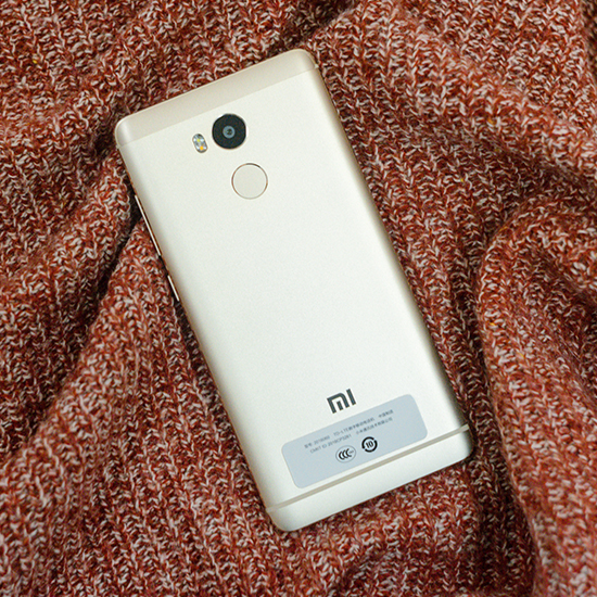 Задняя панель Xiaomi Redmi 4 Pro.