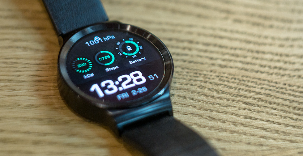 Huawei Watch - симпатичные круглые смарт часы.