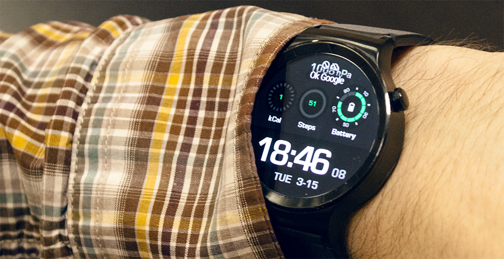 Корпус Huawei Watch довольно толстый.