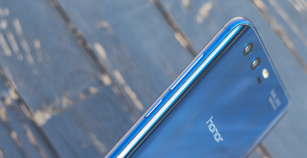 Кнопки управления на Huawei Honor 9.