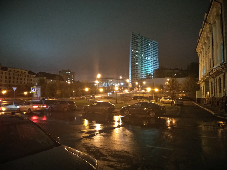 Ночное фото, снятое на камеру Meizu M6 Note.