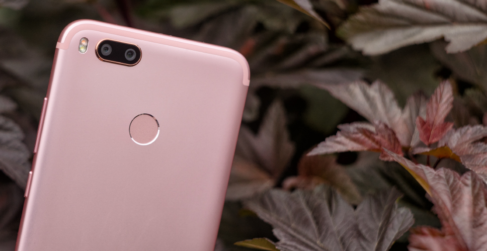 Двойные камеры Xiaomi Mi A1 дают ему сходства с iPhone 7 Plus.