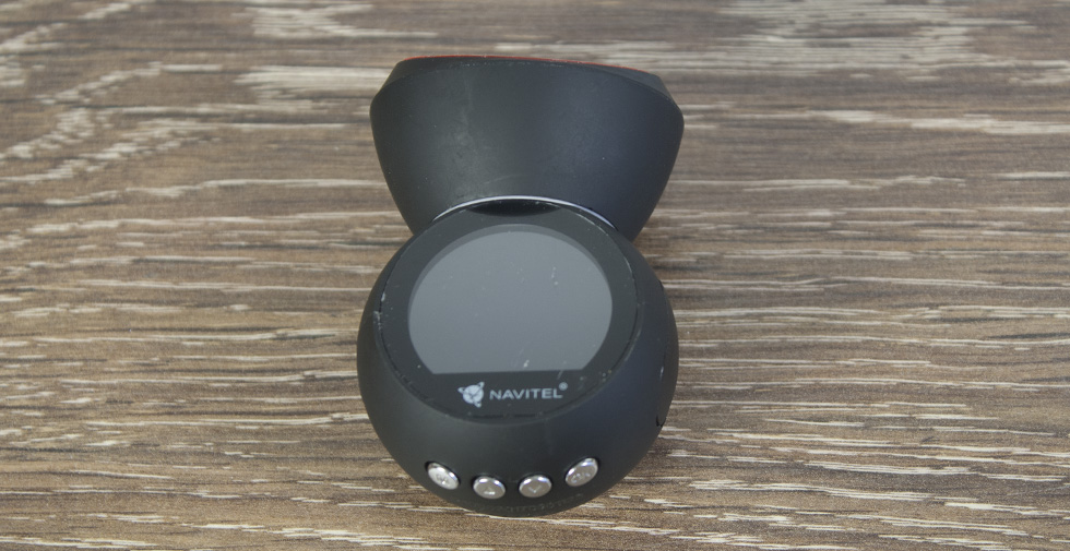 NAVITEL R1000.