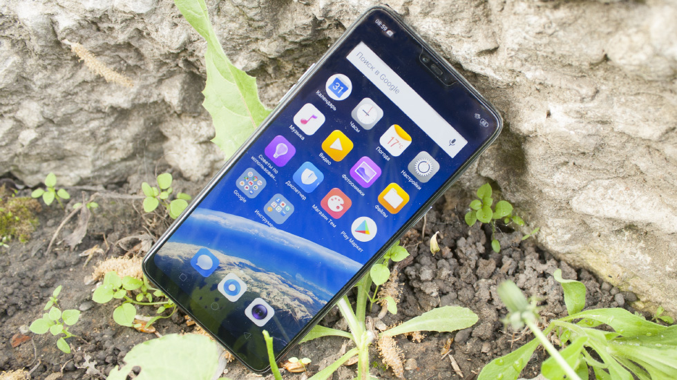 Oppo F7 - 6,2-дюймовый безрамочный селфифион.