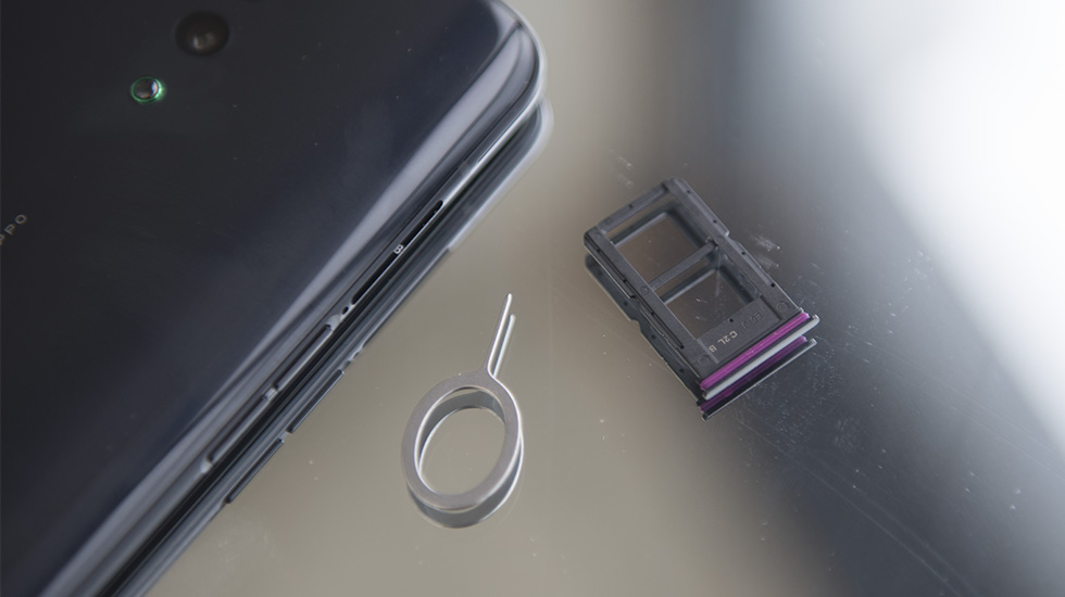 Смартфон OPPO Reno.