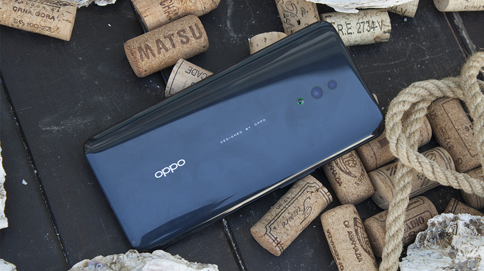 Смартфон OPPO Reno.