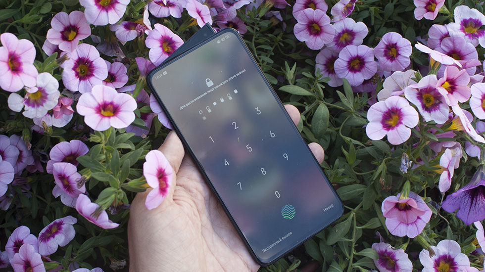 Смартфон OPPO Reno.