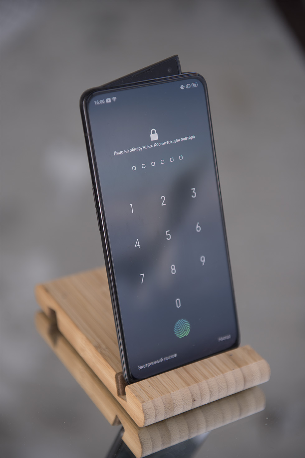Смартфон OPPO Reno.
