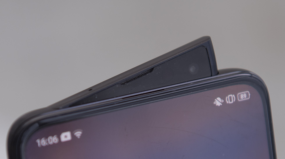 Смартфон OPPO Reno.